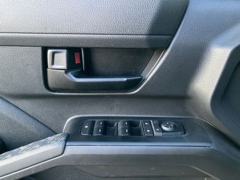 Certified 2025 Toyota Tacoma SR5 image 12