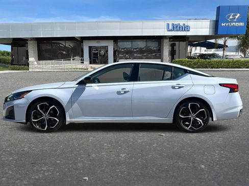 Used 2024 Nissan Altima 2.5 SR FWD image 6