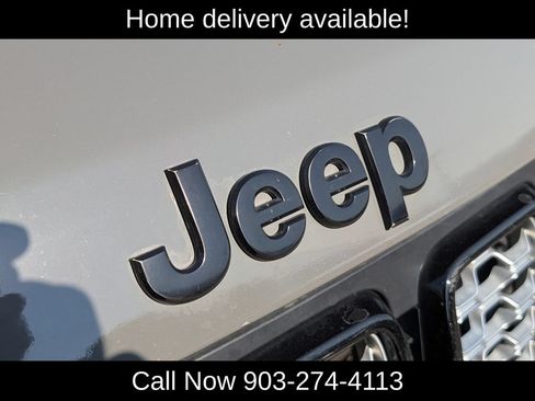 Used 2020 Jeep Grand Cherokee Altitude AWD/4WD image 41