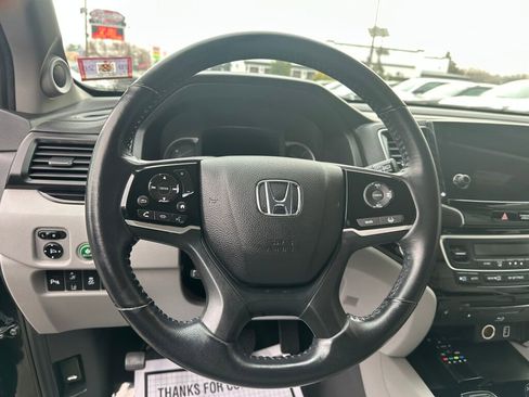 Used 2019 Honda Pilot Touring image 13