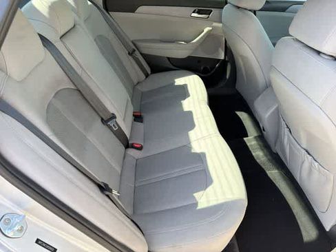 Used 2018 Hyundai Sonata SE image 17