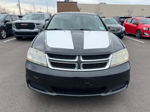 Used 2013 Dodge Avenger SE image 2