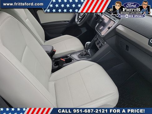 Used 2021 Volkswagen Tiguan SE w/ Panoramic Sunroof Package FWD image 15