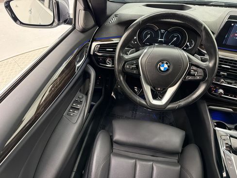 Used 2018 BMW 530e RWD image 29