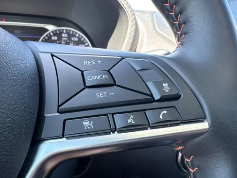 Used 2025 Nissan Sentra SR w/ SR Premium Package FWD image 18