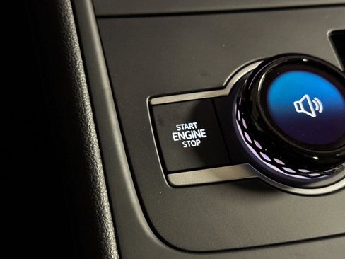 New 2026 Volkswagen Tiguan SE image 21