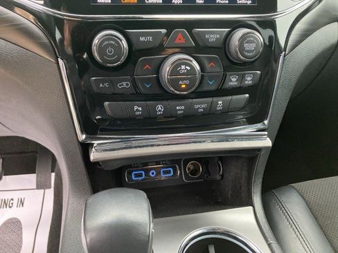 Certified 2022 Jeep Grand Cherokee Laredo X image 17