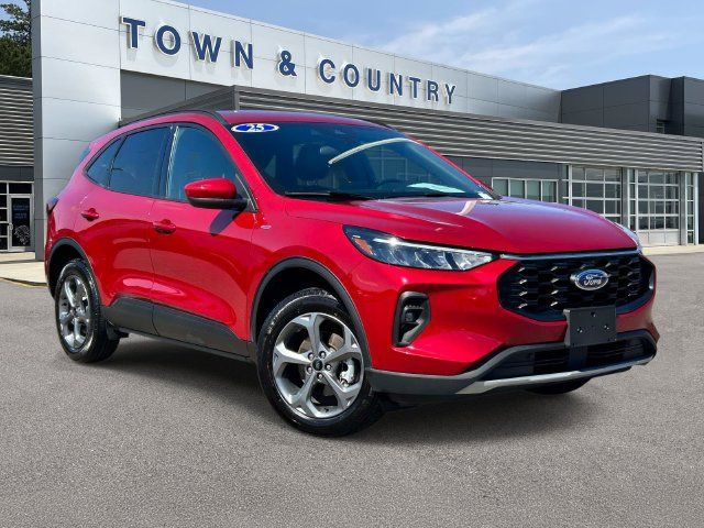 Used 2025 Ford Escape ST-Line Select AWD/4WD image 1