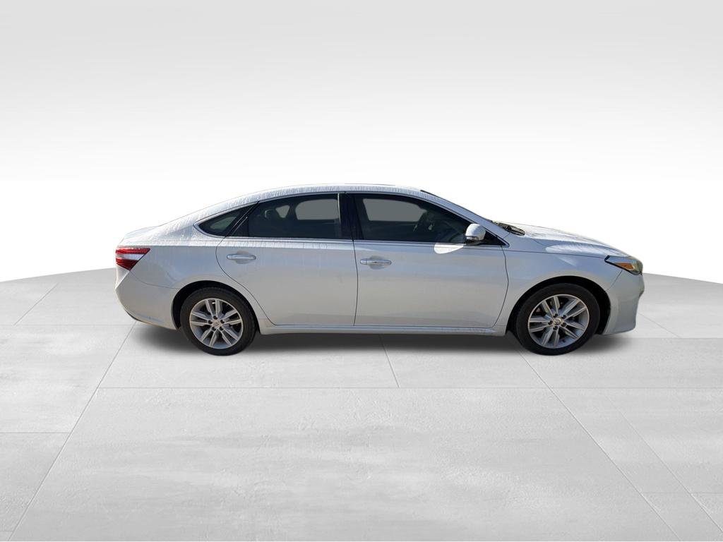 Used 2015 Toyota Avalon XLE Premium FWD image 16