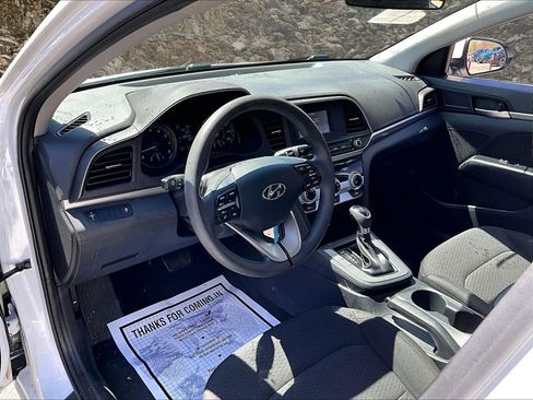 Used 2019 Hyundai Elantra SE w/ Cargo Package FWD image 9