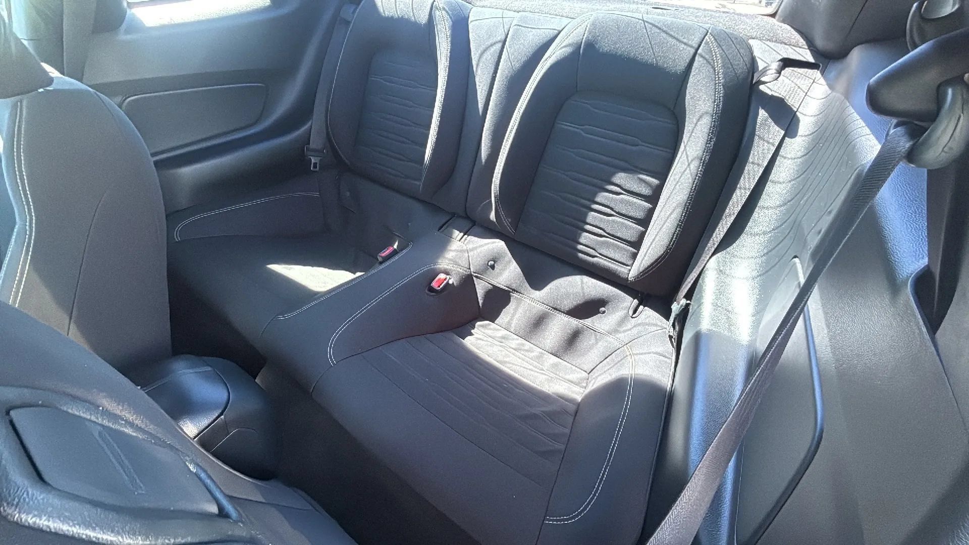 Used 2015 Ford Mustang Coupe RWD image 8