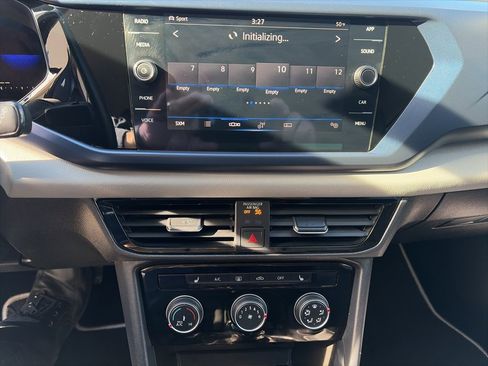 Certified 2023 Volkswagen Taos SE image 18