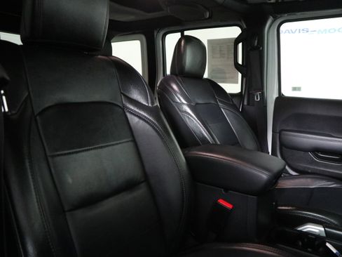 Used 2022 Jeep Wrangler Unlimited Sahara AWD/4WD image 20