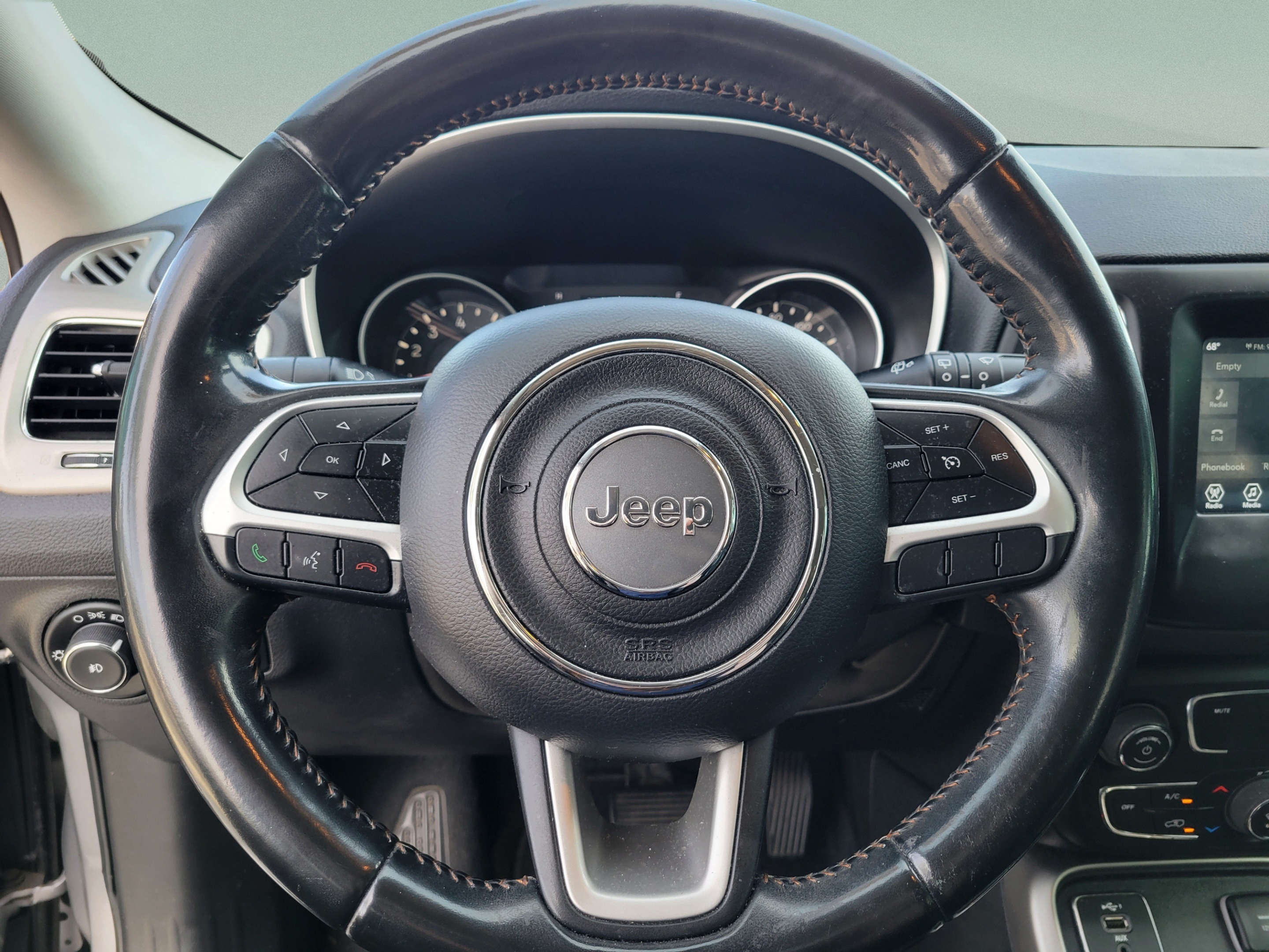 Used 2019 Jeep Compass Latitude FWD image 20