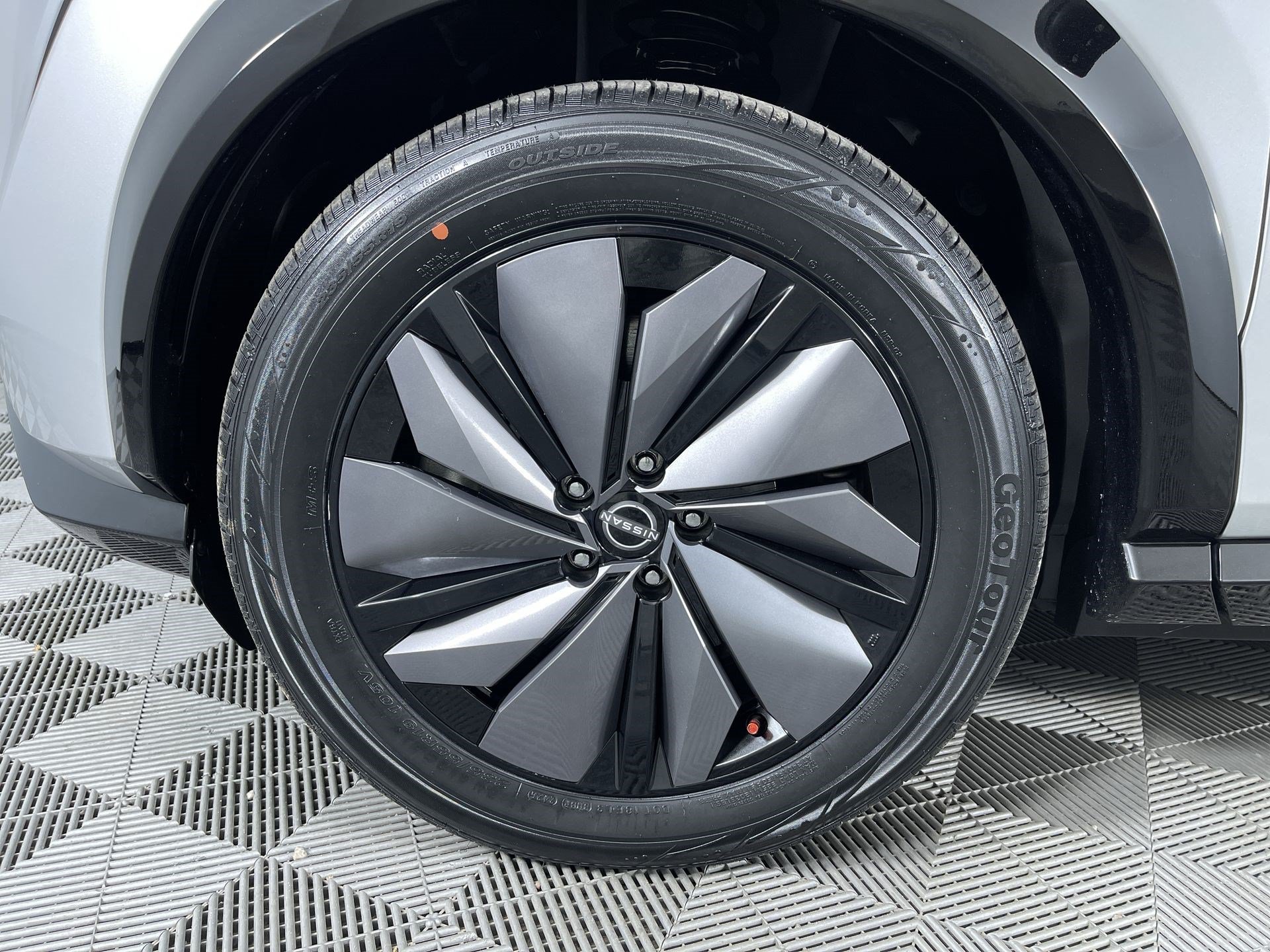 Certified 2024 Nissan Ariya AWD image 25