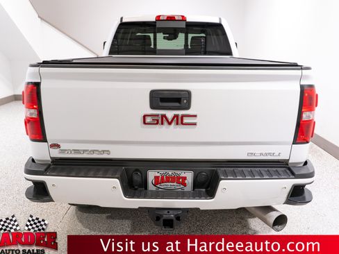 Used 2019 GMC Sierra 2500 Denali w/ Duramax Plus Package AWD/4WD image 4