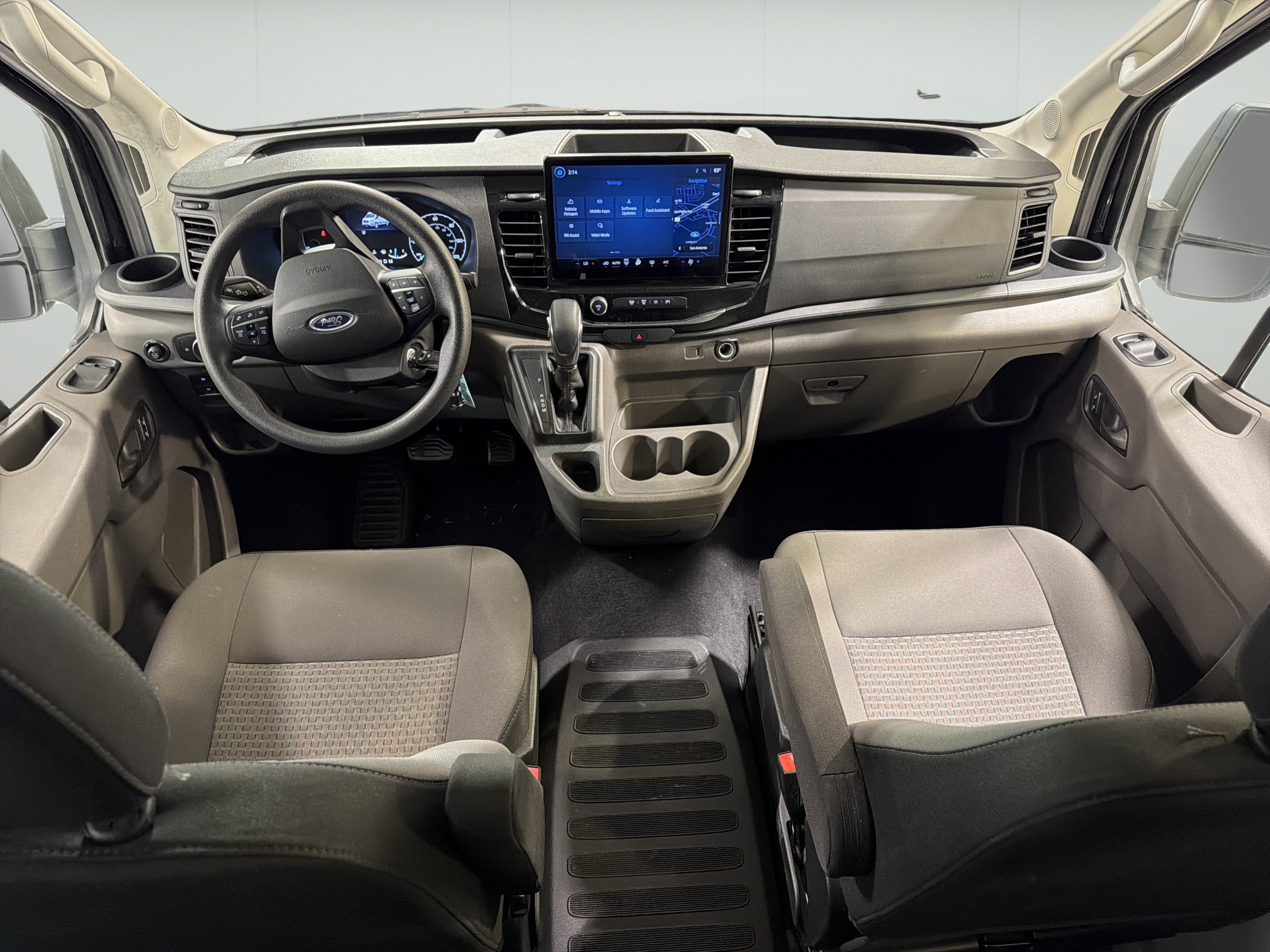 Used 2024 Ford Transit 350 XLT RWD image 13