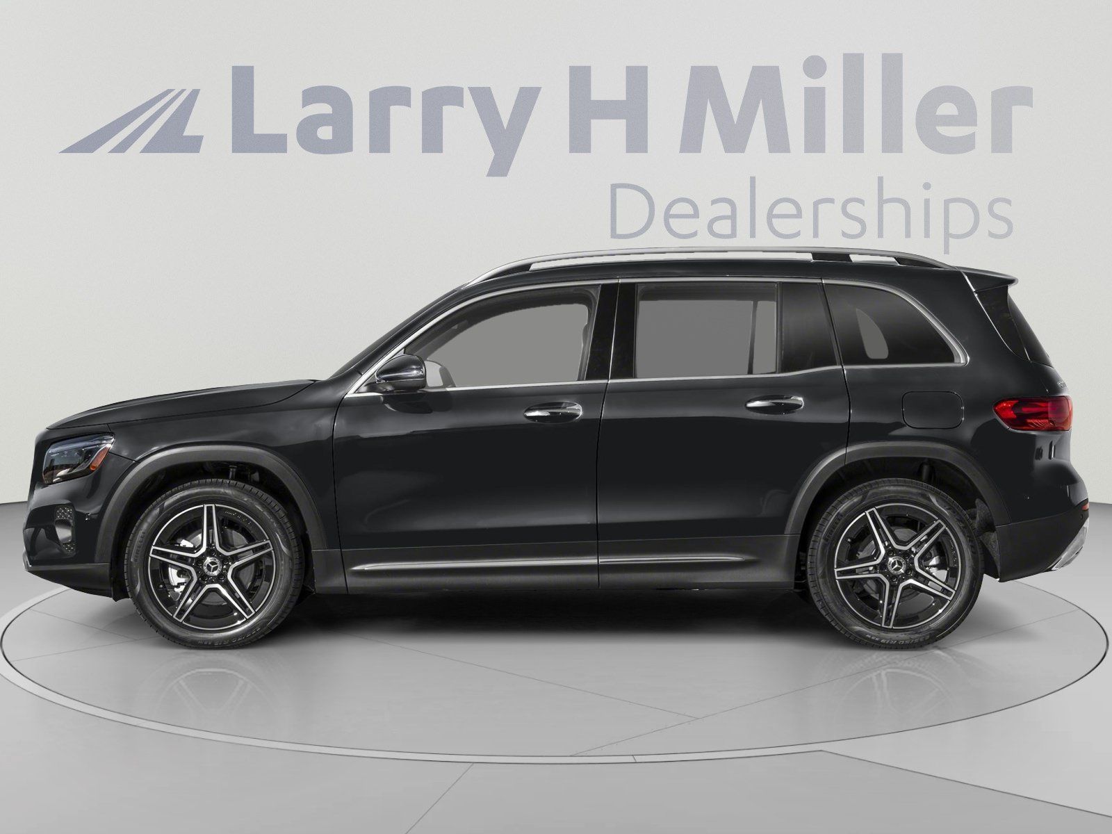 Used 2025 Mercedes-Benz GLB 250 4MATIC image 4