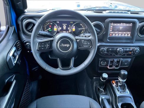 Used 2023 Jeep Wrangler Unlimited w/ Convenience Group AWD/4WD image 6