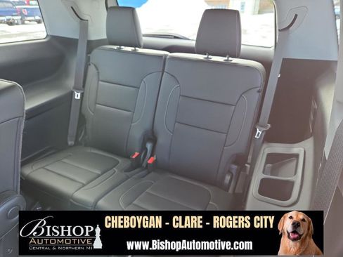 Used 2023 GMC Acadia SLT w/ Elevation Edition image 35