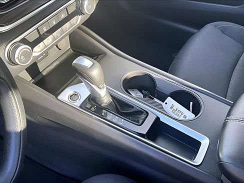 Used 2025 Nissan Altima 2.5 SV image 19