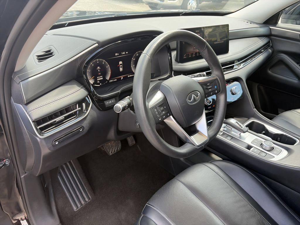 Used 2023 INFINITI QX60 Luxe w/ Cargo Package FWD image 10