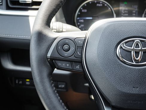Used 2021 Toyota RAV4 XLE Premium AWD/4WD image 19