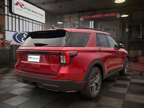 New 2026 Ford Explorer ST-Line w/ ST-Line Street Pack image 6