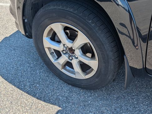 Used 2012 Toyota RAV4 Limited w/ Premium Plus Value Pkg AWD/4WD image 6