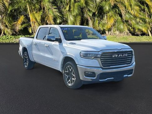 Used 2025 RAM 1500 Laramie AWD/4WD image 2