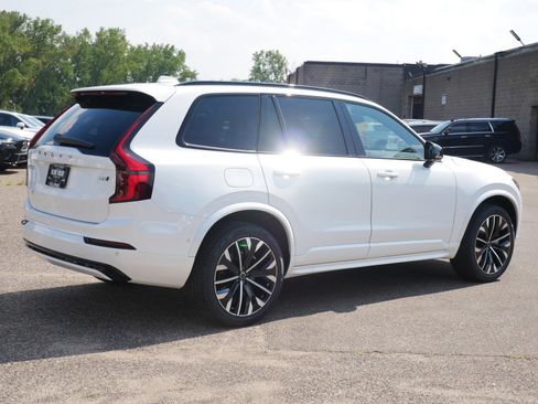 New 2026 Volvo XC90 B6 Ultra image 3