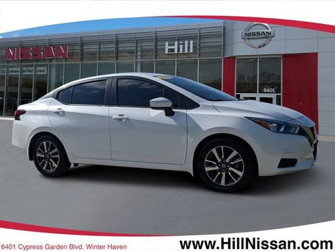 Certified 2022 Nissan Versa SV FWD image 1