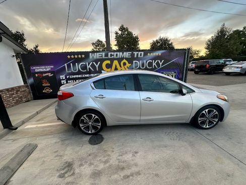Used 2015 Kia Forte EX w/ UVO Package W/17" Alloys FWD image 6