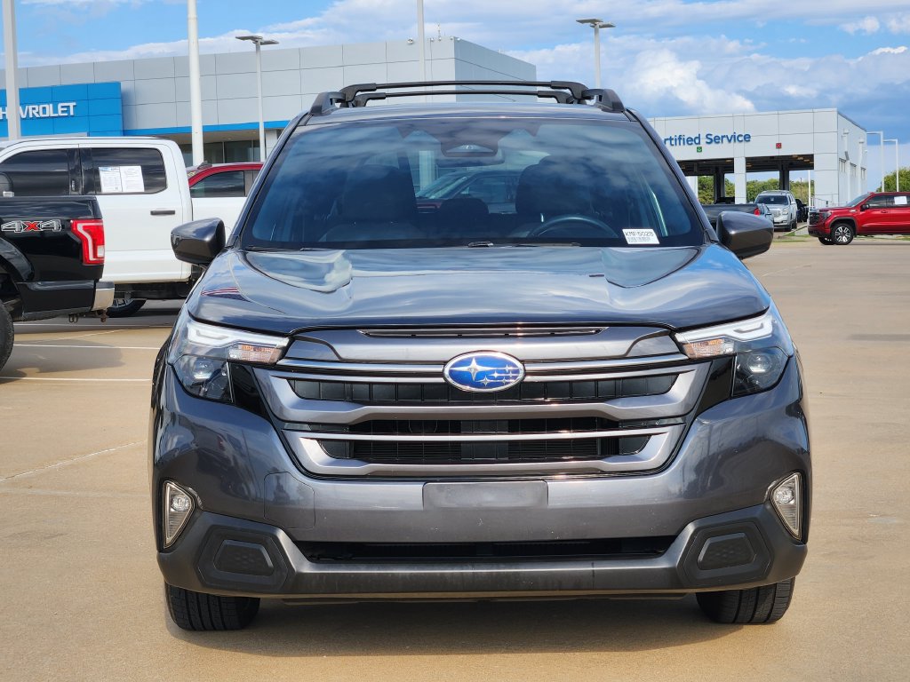 Used 2025 Subaru Forester Premium AWD/4WD image 2
