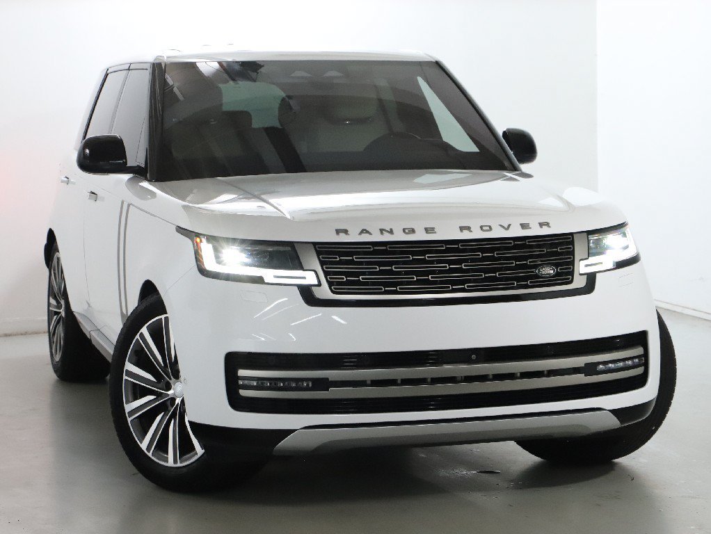 Used 2023 Land Rover Range Rover SE AWD/4WD image 2