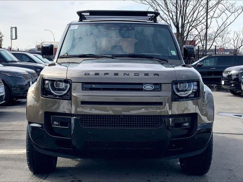 New 2026 Land Rover Defender 110 X-Dynamic SE image 3