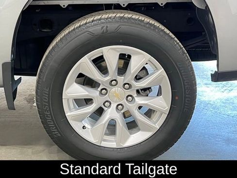 Used 2023 Chevrolet Silverado 1500 Custom AWD/4WD image 38