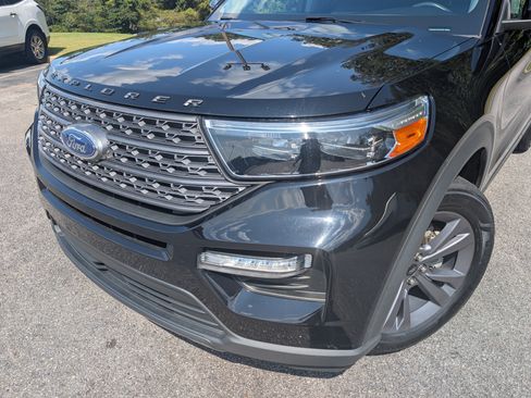 Used 2023 Ford Explorer XLT w/ Equipment Group 202A AWD/4WD image 13