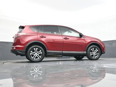 Used 2018 Toyota RAV4 LE image 45
