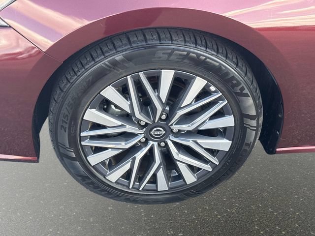 Used 2025 Nissan Altima 2.5 SV FWD image 10