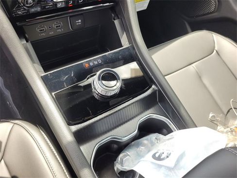 New 2025 Jeep Grand Cherokee Limited image 25