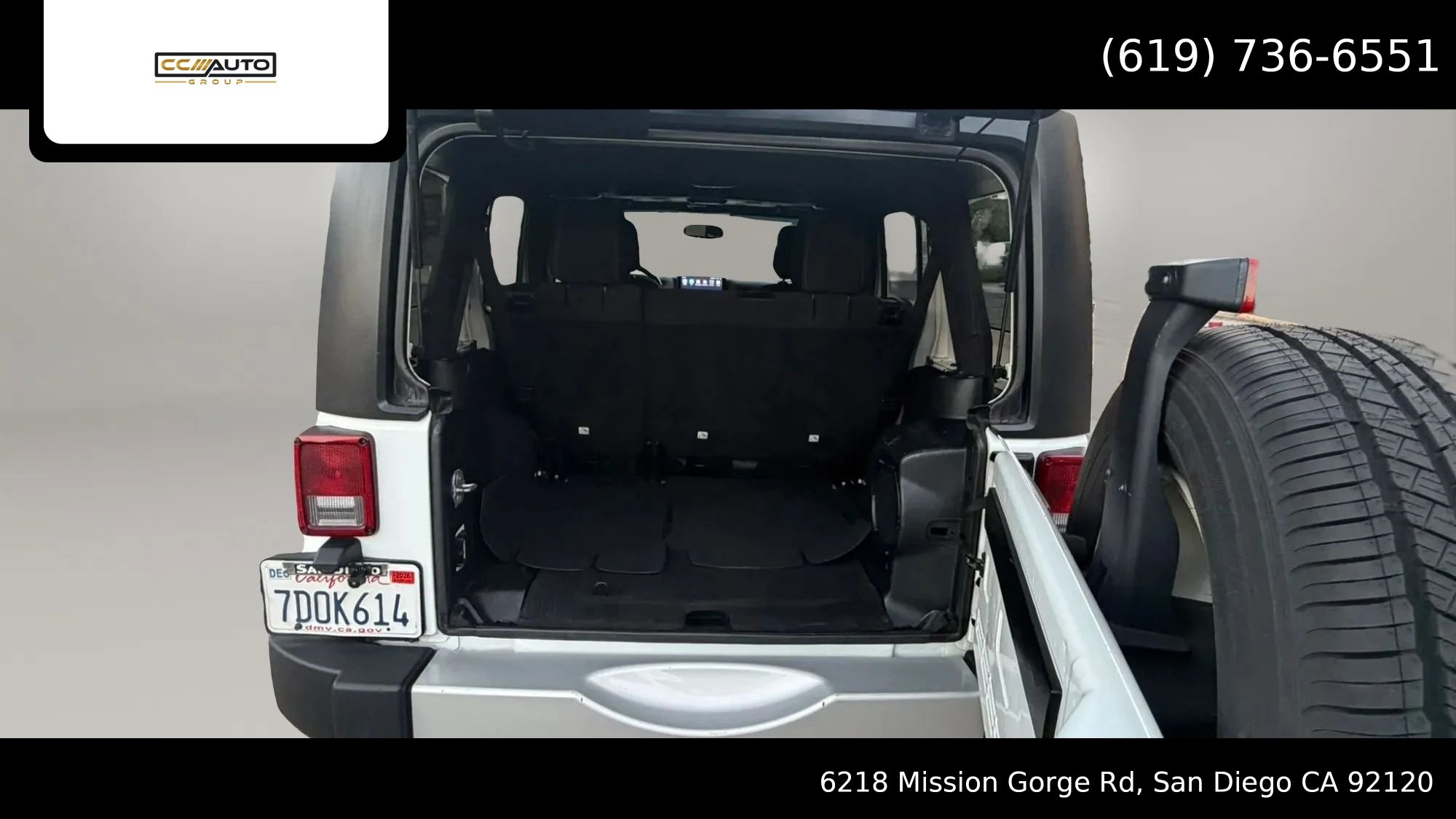 Used 2013 Jeep Wrangler Unlimited Sahara w/ Connectivity Group AWD/4WD image 35