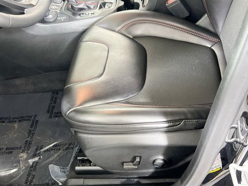 Used 2022 Jeep Cherokee Trailhawk w/ Sound & Nav Group image 19