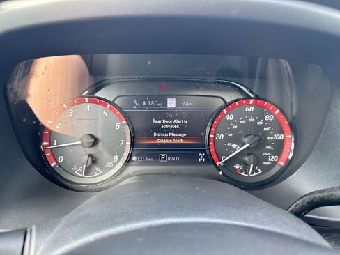 Used 2021 Nissan Titan PRO-4X w/ Pro-4x Convenience Package AWD/4WD image 4