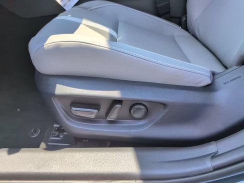 Used 2026 Toyota Camry SE w/ Convenience Package FWD image 14