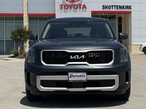 Used 2024 Kia Telluride LX FWD image 7