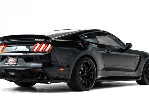 Used 2017 Ford Mustang Shelby GT350 image 4