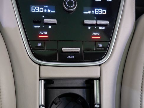 Used 2020 Porsche Panamera GTS image 20