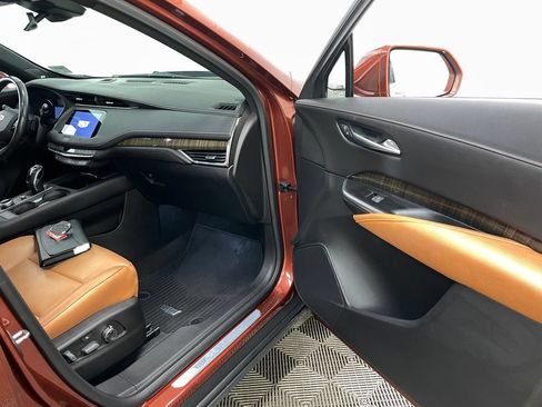 Certified 2019 Cadillac XT4 Premium Luxury AWD/4WD image 40