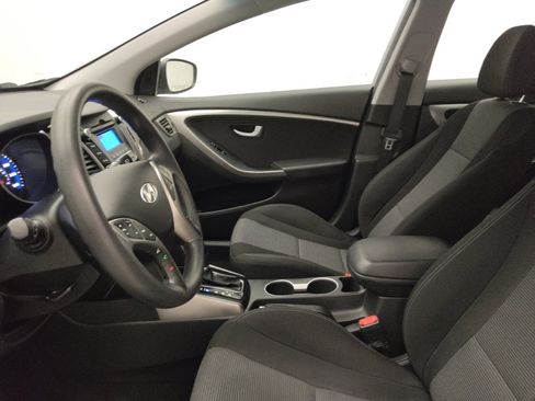 Used 2017 Hyundai Elantra GT image 17